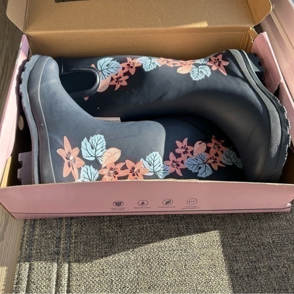 💋NEW Serra rain boots 👢 floral navy 9 - Picture 7 of 16